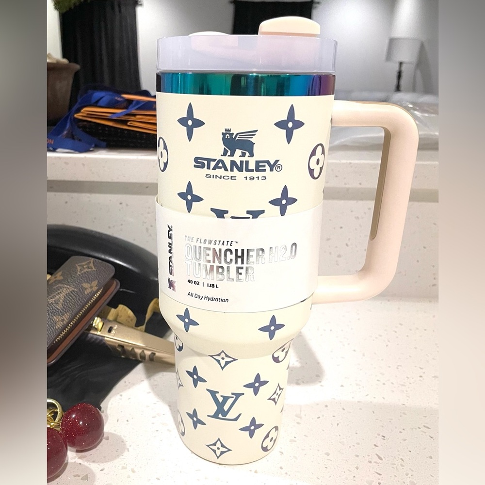 LV STANLEY BRAND NEW NEVER USED